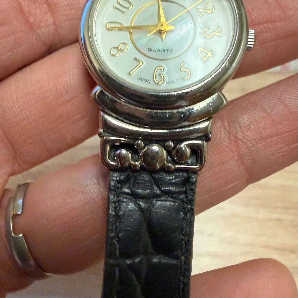 Vintage Japan Movt Quartz Watch Mother of Pearl Dial Black Leather Works